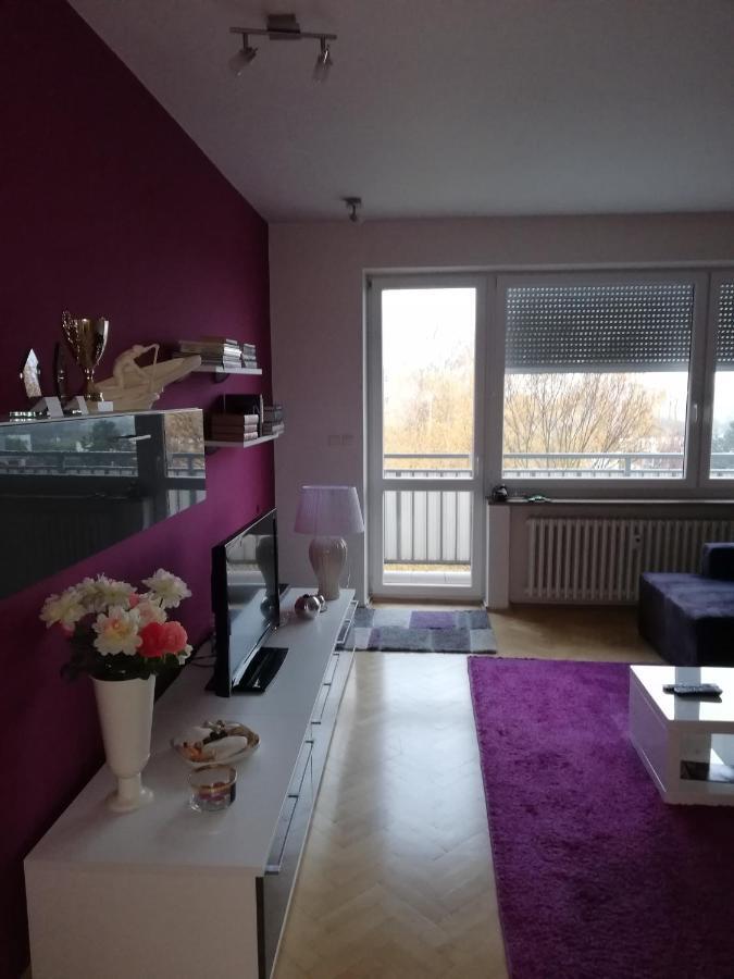 Ferienwohnung Plne Vybaveny Apartman Polni 1299 Kojetín Exterior foto