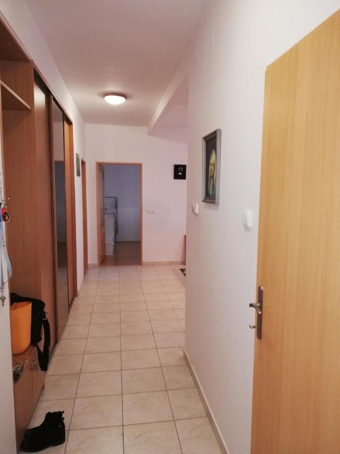 Ferienwohnung Plne Vybaveny Apartman Polni 1299 Kojetín Exterior foto